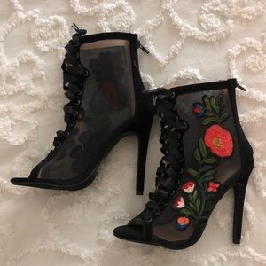 Black rose bootie